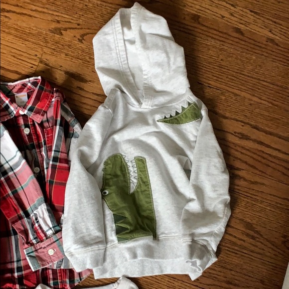 Boys bundle of clothing - Picture 5 of 8